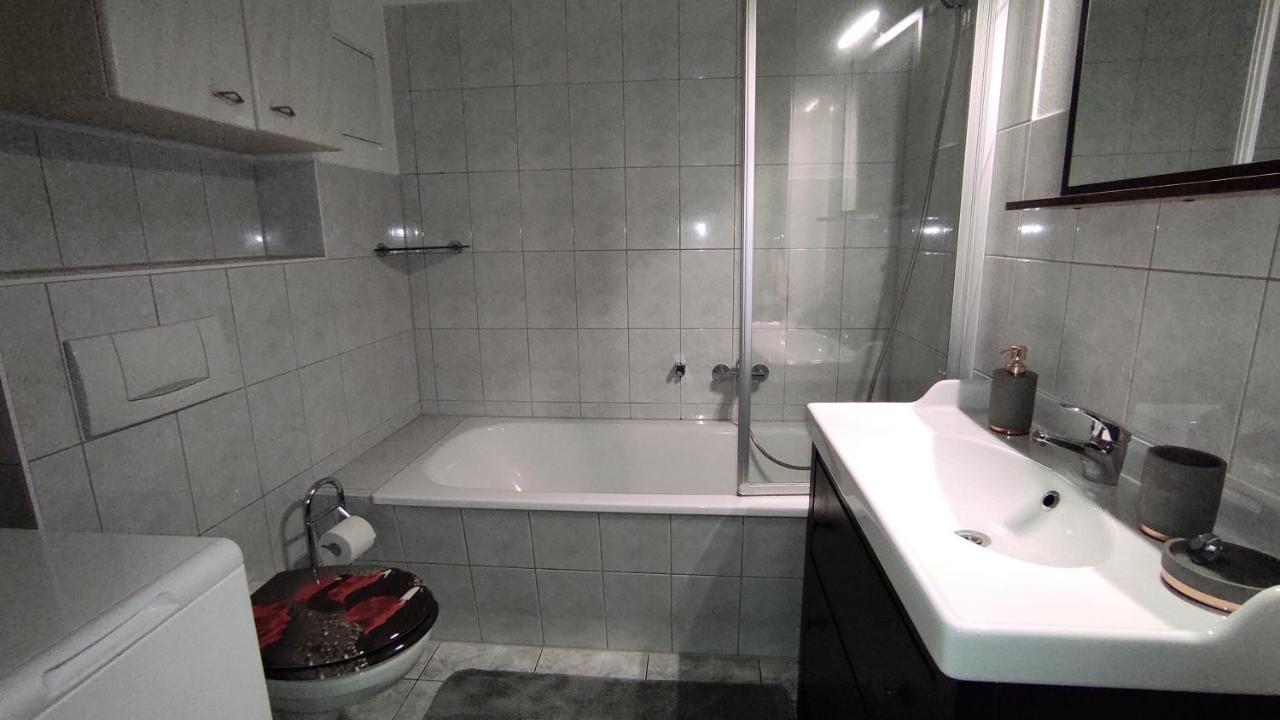 Ferienwohnung Cottbuser City Bagian luar foto